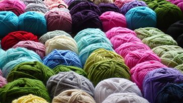 Many colors of yarn